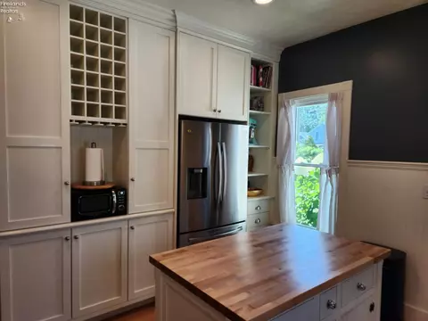 Kitchen - 317 Williams St, Huron, OH 44839 photo 5 of 13