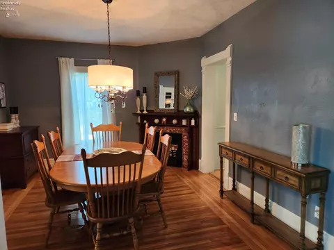 Dining - 317 Williams St, Huron, OH 44839 photo 5 of 8