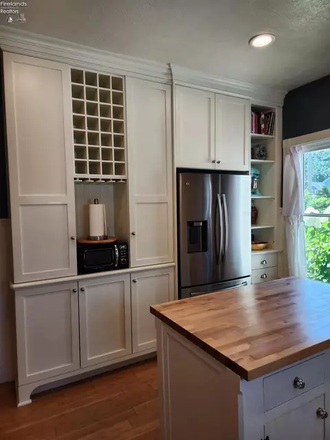Kitchen - 317 Williams St, Huron, OH 44839 photo 1 of 13