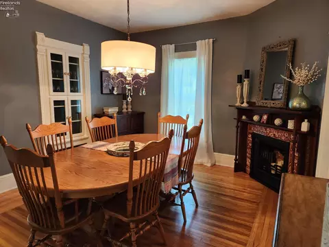 Dining - 317 Williams St, Huron, OH 44839 photo 7 of 8