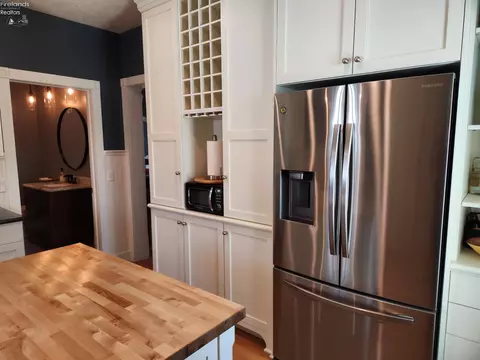 Kitchen - 317 Williams St, Huron, OH 44839 photo 3 of 13