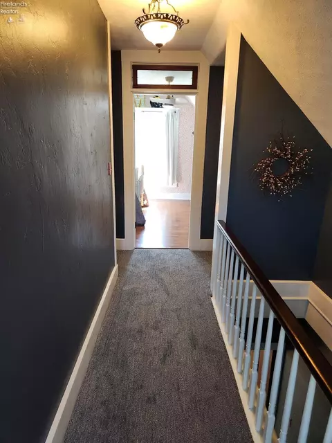 Entry Way - 317 Williams St, Huron, OH 44839 photo 4 of 5