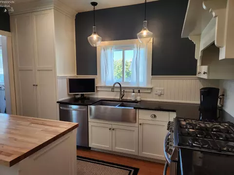 Kitchen - 317 Williams St, Huron, OH 44839 photo 4 of 13