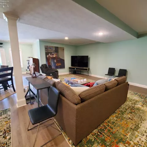 Living - 1129 Sheltered Brook Dr, Huron, OH 44839 photo 3 of 3