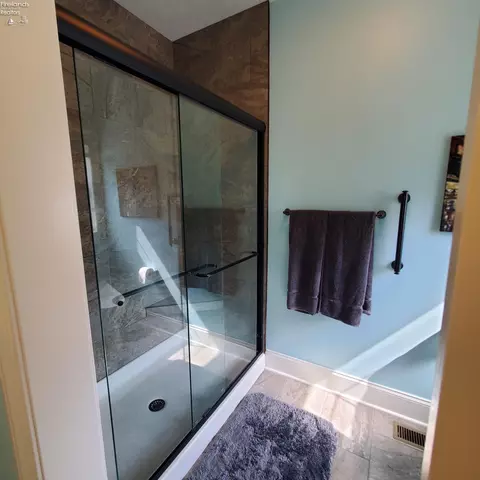 Bath - 1129 Sheltered Brook Dr, Huron, OH 44839 photo 3 of 7