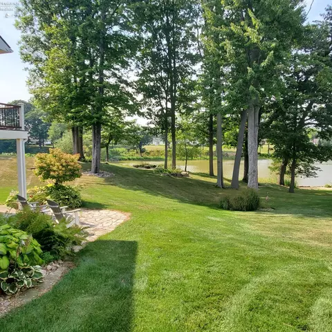 Exterior - 1129 Sheltered Brook Dr, Huron, OH 44839 photo 5 of 11