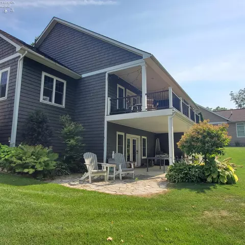 Exterior - 1129 Sheltered Brook Dr, Huron, OH 44839 photo 4 of 11