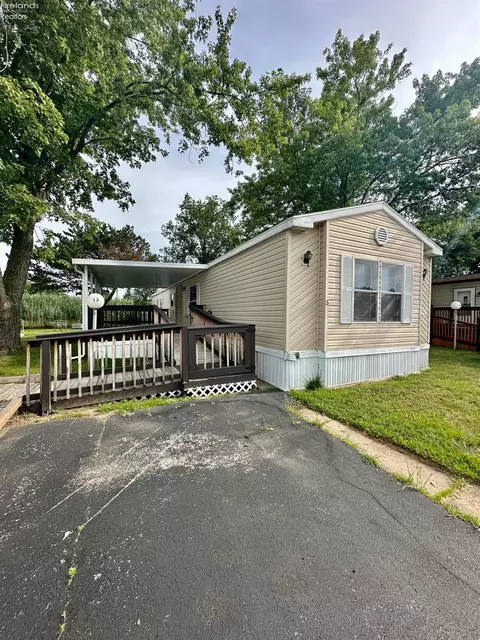 1730 Port Clinton Rd #13, Fremont, OH 43420