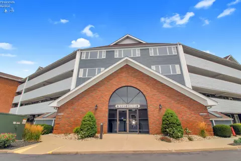 1909 E Harbor Rd #407W, Port Clinton, OH 43452