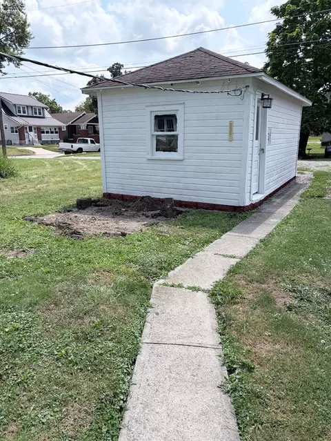 Exterior - 307 W Laurel St, Willard, OH 44890 photo 6 of 7