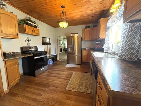 Kitchen - 307 W Laurel St, Willard, OH 44890 photo 1 of 2