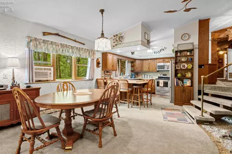 Dining - 10510 Mudbrook, Huron, OH 44839 photo 2 of 2