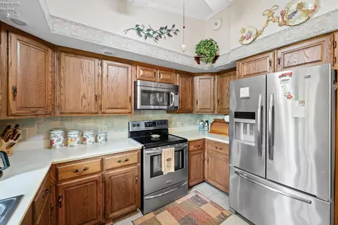 Kitchen - 10510 Mudbrook, Huron, OH 44839 photo 4 of 5