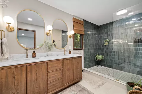 Bath - 3816 James Ave, Huron, OH 44839 photo 1 of 7