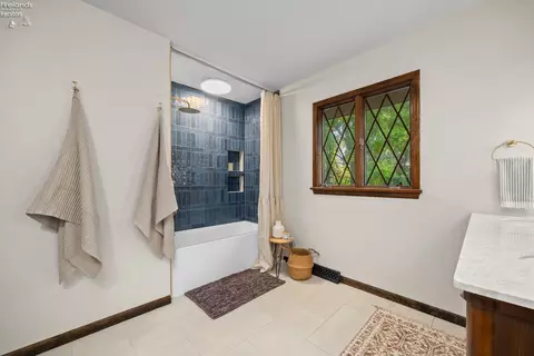 Bath - 3816 James Ave, Huron, OH 44839 photo 5 of 7