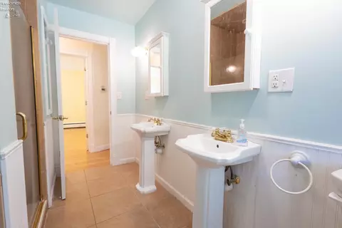 Bath - 817 Seneca Ave, Huron, OH 44839 photo 2 of 3