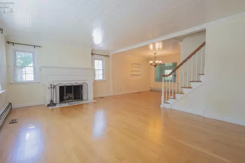 Living - 817 Seneca Ave, Huron, OH 44839 photo 1 of 8