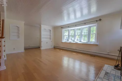 Living - 817 Seneca Ave, Huron, OH 44839 photo 2 of 8
