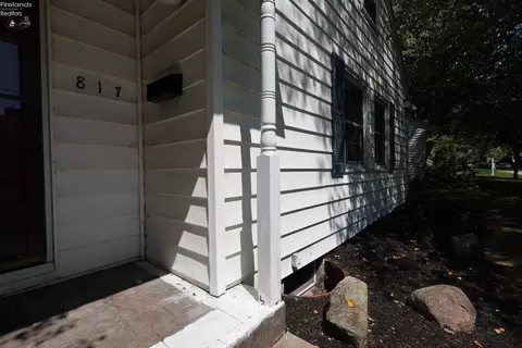 Exterior - 817 Seneca Ave, Huron, OH 44839 photo 3 of 12