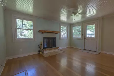 Living - 817 Seneca Ave, Huron, OH 44839 photo 8 of 8