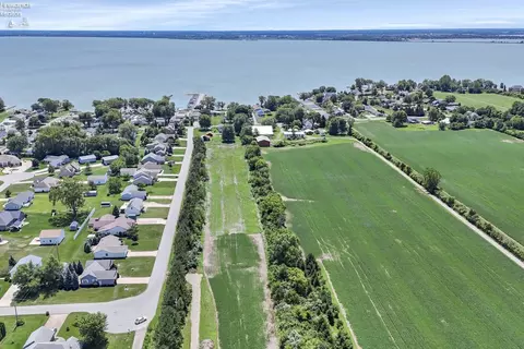 1880 S Danielle Dr, Marblehead, OH 43440 photo 5