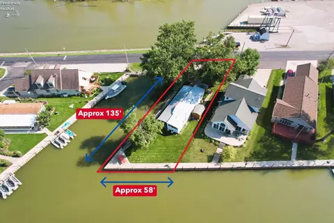4799 E Marina Ave, Port Clinton, OH 43452