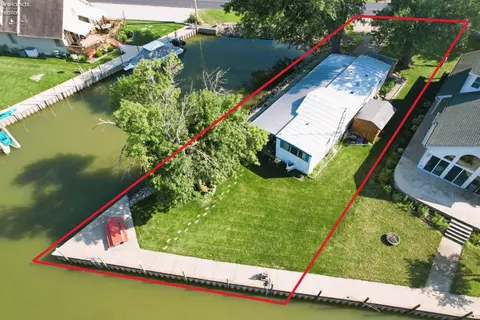 4799 E Marina Ave, Port Clinton, OH 43452