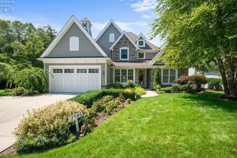 2840 N Sanctuary Dr, Port Clinton, OH 43452