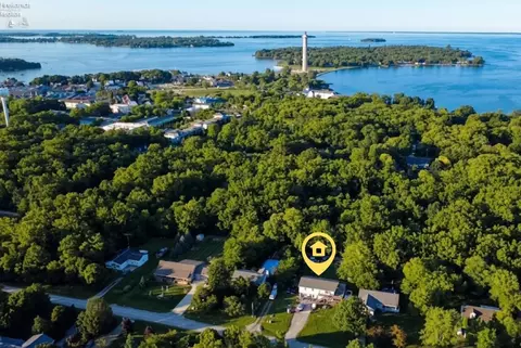 115 Glacier Cv, Put In Bay, OH 43456