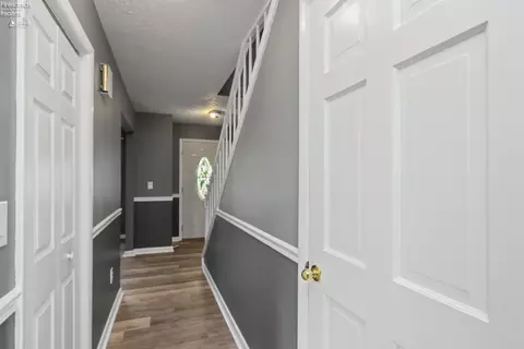 Entry Way - 570 Butte, Willard, OH 44890 photo 1 of 4