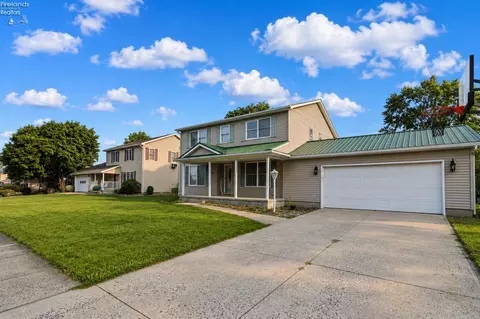 Exterior - 570 Butte, Willard, OH 44890 photo 10 of 11