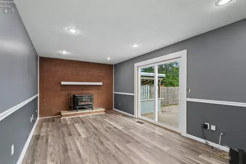 Living - 570 Butte, Willard, OH 44890 photo 3 of 3