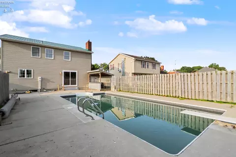 Exterior - 570 Butte, Willard, OH 44890 photo 5 of 11