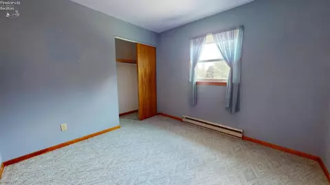 Bedroom - 3172 Washburn Rd, Willard, OH 44890 photo 4 of 5