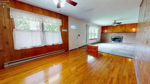 Living - 3172 Washburn Rd, Willard, OH 44890 photo 5 of 5