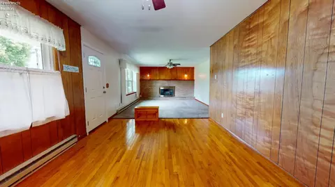 Living - 3172 Washburn Rd, Willard, OH 44890 photo 3 of 5