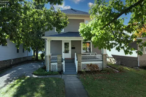 418 E 6th St, Port Clinton, OH 43452