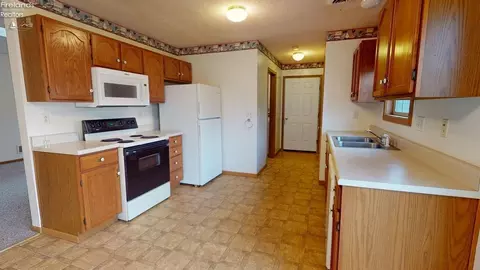 Kitchen - 12 Ridgewood, Willard, OH 44890 photo 4 of 5