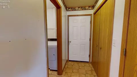 Entry Way - 12 Ridgewood, Willard, OH 44890 photo 1 of 1