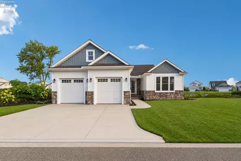 5391 Pintail Dr, Port Clinton, OH 43452
