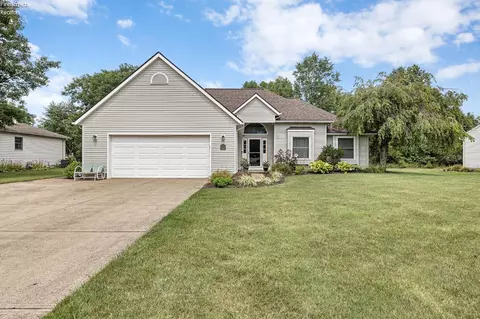 1033 Wabash Ave, Grafton, OH 44044