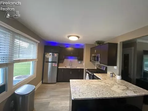 Kitchen - 4157 Fox Ave, Clyde, OH 43410 photo 2 of 2