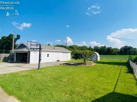 Exterior - 4157 Fox Ave, Clyde, OH 43410 photo 2 of 8