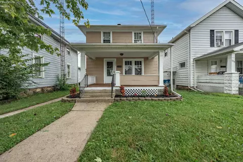 1217 Hickory St, Fremont, OH 43420