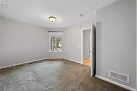 Bedroom - 10654 E Bayshore Rd #4, Marblehead, OH 43440 photo 4 of 7