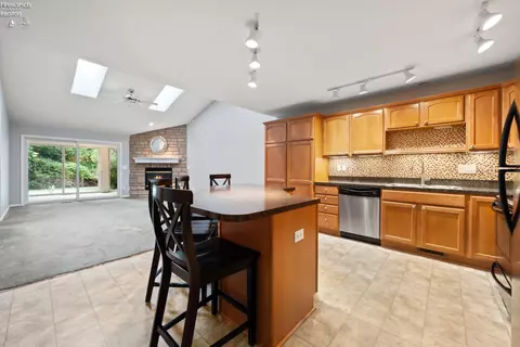 Kitchen - 10654 E Bayshore Rd #4, Marblehead, OH 43440 photo 2 of 3