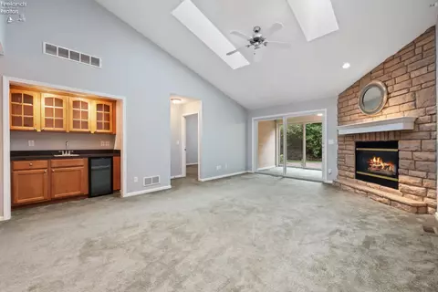 Living - 10654 E Bayshore Rd #4, Marblehead, OH 43440 photo 2 of 5