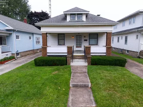 1206 Waverly Rd, Sandusky, OH 44870