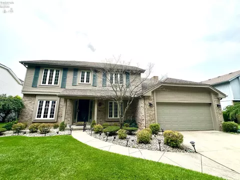 5123 Summer Dr, Sylvania, OH 43560