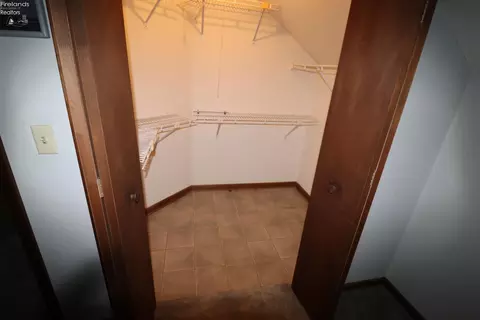 Other - 115 Meadowfield Ct, Elyria, OH 44035 photo 8 of 10